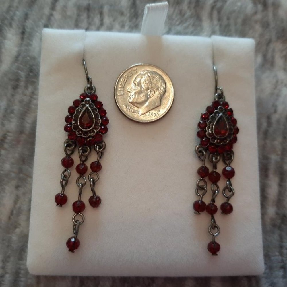 Red dangly Rhinestone earrings - Picture 3 of 3